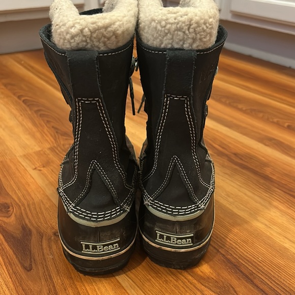 L.L. BEAN women's lace-up waterproof insulated winter boots size 8 - Picture 3 of 8